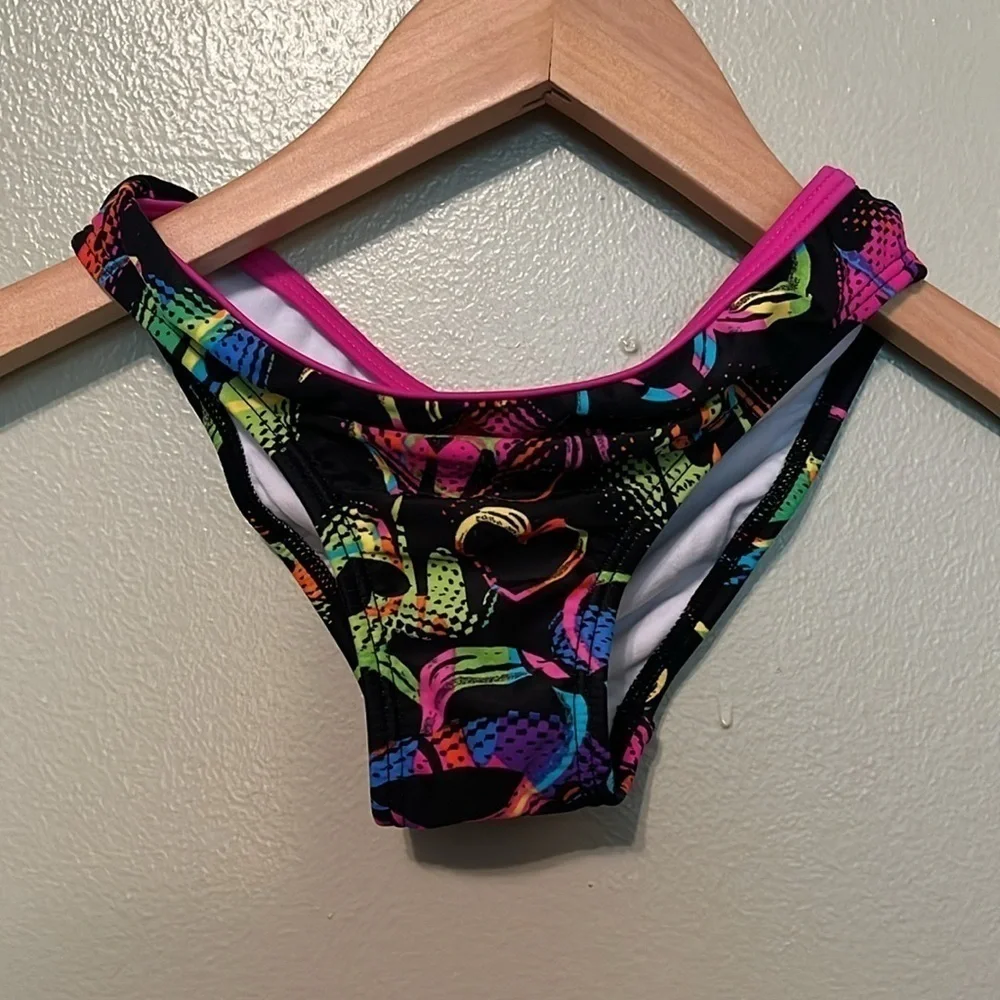 Speedo Two piece bikini Girls size 7, multi color